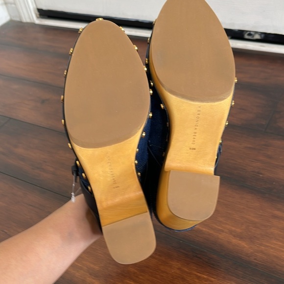 VERONICA BEARD Dacey Blue Denim Buckle Clogs size 7 New - Picture 9 of 12